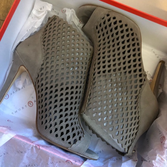 Excellent condition Ivanka Trump Didia Heels Grey - Picture 4 of 6